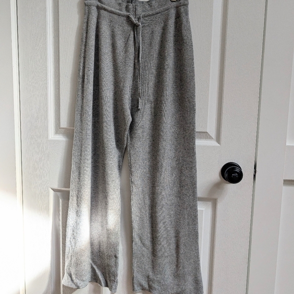 Uniqlo Gray Wide Leg Lounge Pants - Picture 2 of 6